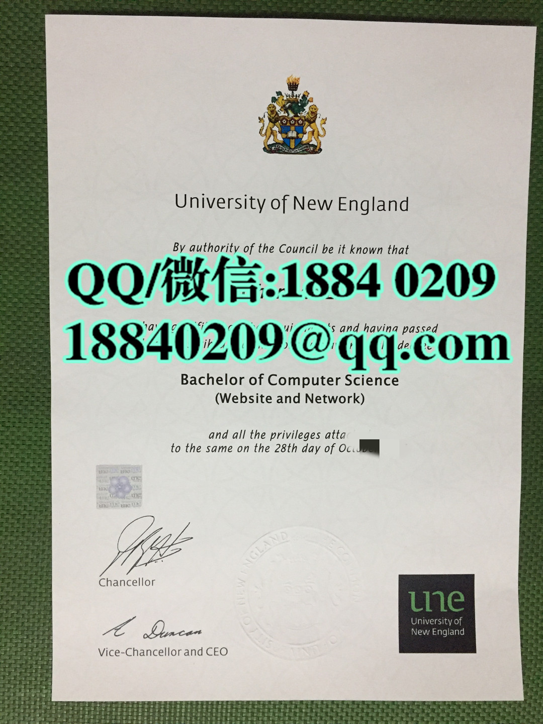 英国新英格兰大学毕业证文凭样本，University of New England diploma